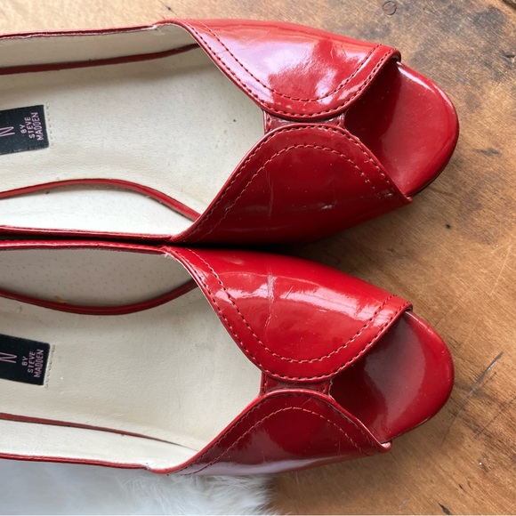 Steve Madden Retro Red Peep Toe Wedge Dress Shoe Heels - Picture 4 of 7